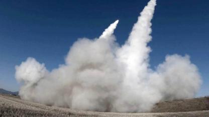 Kuzey Kore büyük kalibreli çoklu roketatar sistemini test etti