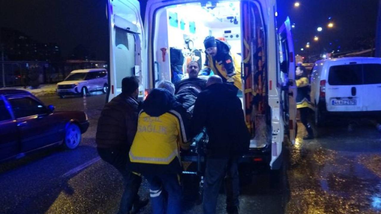 Malatya’da husumetlilerin bıçaklı kavgasında: 2’si ağır 3 kişi yaralandı