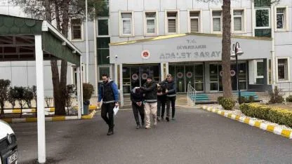 Midelerinde taşıdıkları 807 gram uyuşturucu ile yakalanan 2 kişi tutuklandı