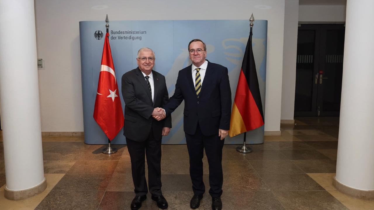 Milli Savunma Bakanı Güler, Almanya Savunma Bakanı Pistorius ile bir araya geldi