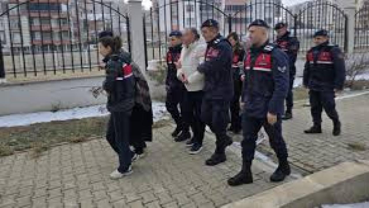 Ölen kardeşinin kimliğiyle 21 yıl devletin imkanlarından istifade etti