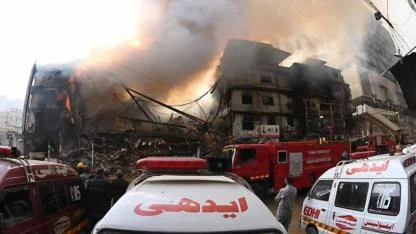 Pakistan'daki AVM yangınında can kaybı 14'e yükseldi, 70'ten fazla kişi kayıp