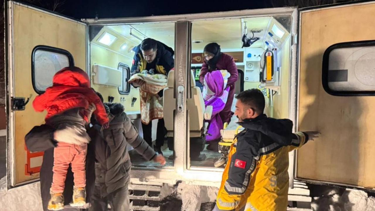 Patnos’ta kar engeline rağmen 40 günlük bebek kurtarıldı