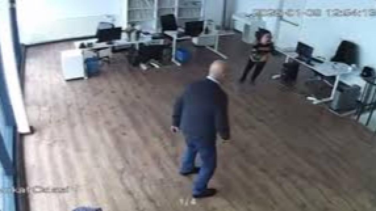 Plazanın tavanı çöktü, facia kıl payı atlatıldı