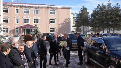 Sağlık Bakanı Prof. Dr. Kemal Memişoğlu, "Sağlıklı Türkiye yüzyılı sağlık yöneticileri toplantısı" katılmak üzere Erzurum’a geldi.