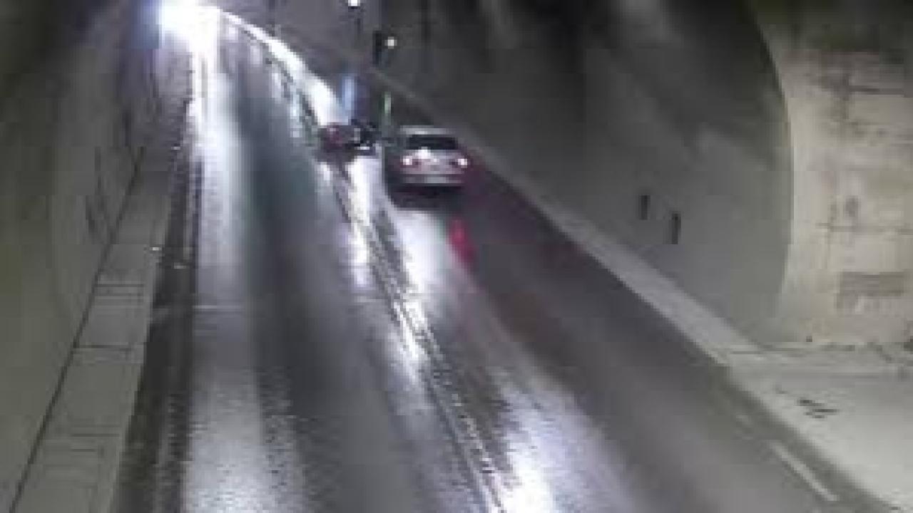 Sollamaya çalıştığı otomobilin önüne düştü