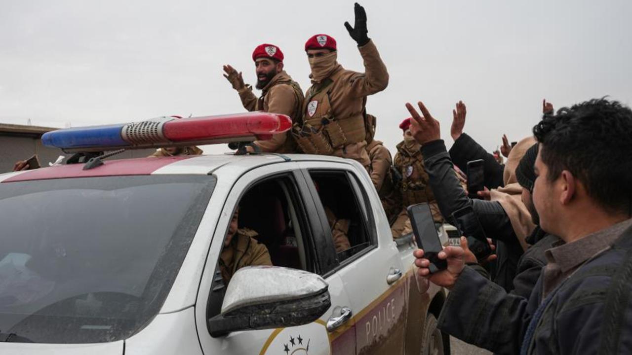 Suriye ordusu, terör örgütü SDG'ye yönelik operasyonları kapsamında Tabka'ya girdi