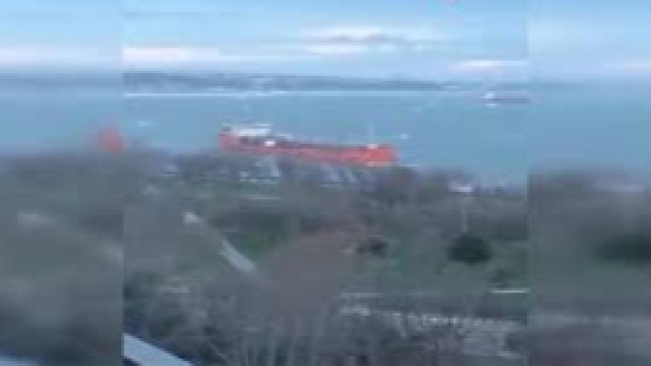 Sürüklenen yakıt tankeri kıyıya 30 metre kala durabildi