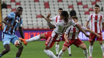 Trendyol Süper Lig: Antalyaspor: 1 - Trabzonspor: 1 (Maç sonucu)