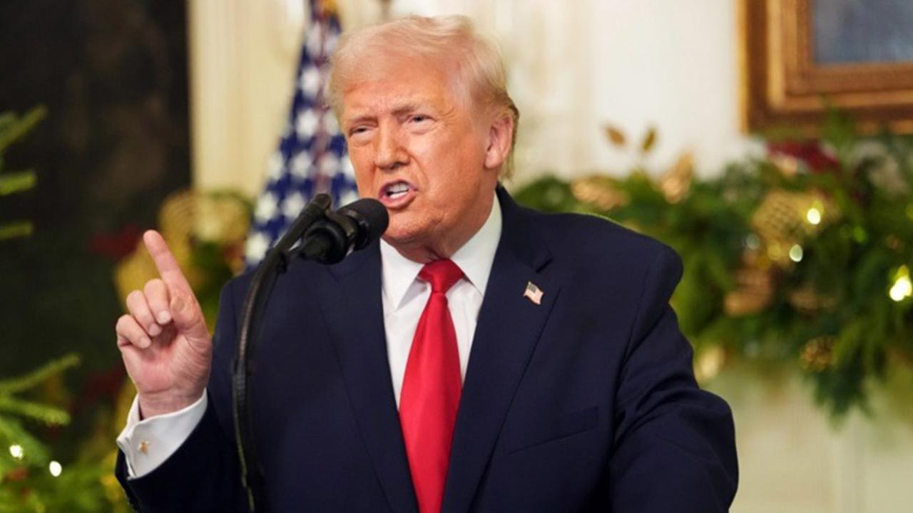 Trump: "İran, barışçıl protestocuları vurup şiddetle öldürürse, ABD onların yardımına koşacaktır"