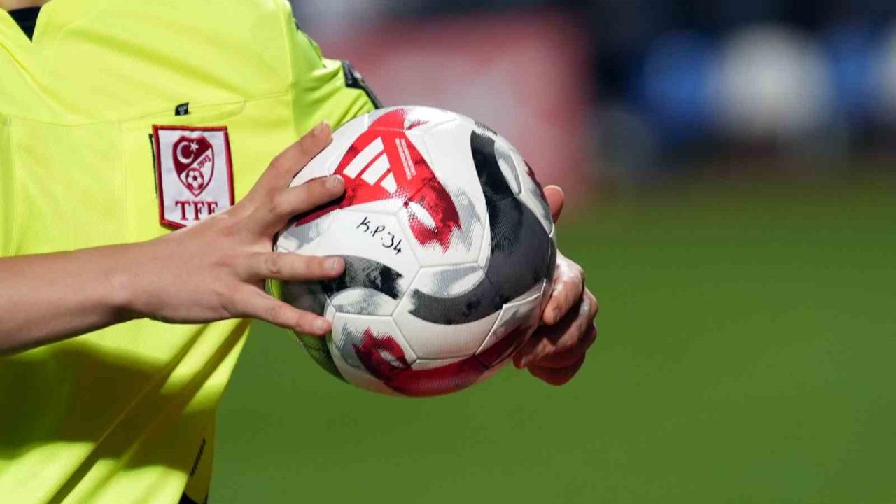 Turkcell Süper Kupa yarı final maçlarını yönetecek hakemler belli oldu