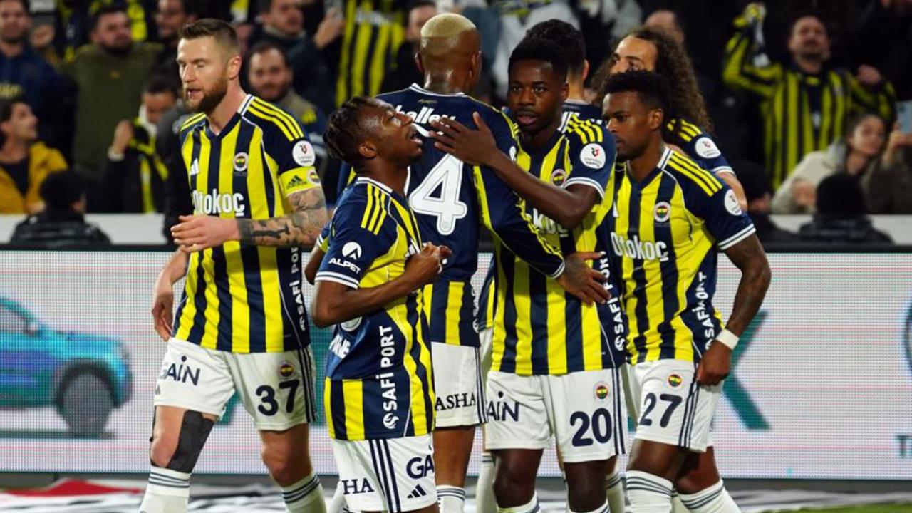 UEFA Avrupa Ligi'nde kuralar çekildi! Fenerbahçe'nin Play-Off rakibi belli oldu