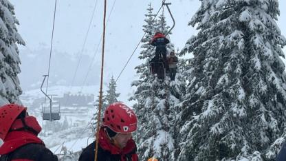 Uludağ’da telesiyej arızası: 52 tatilci kurtarıldı, 8 kişiyi kurtarma çalışması sürüyor