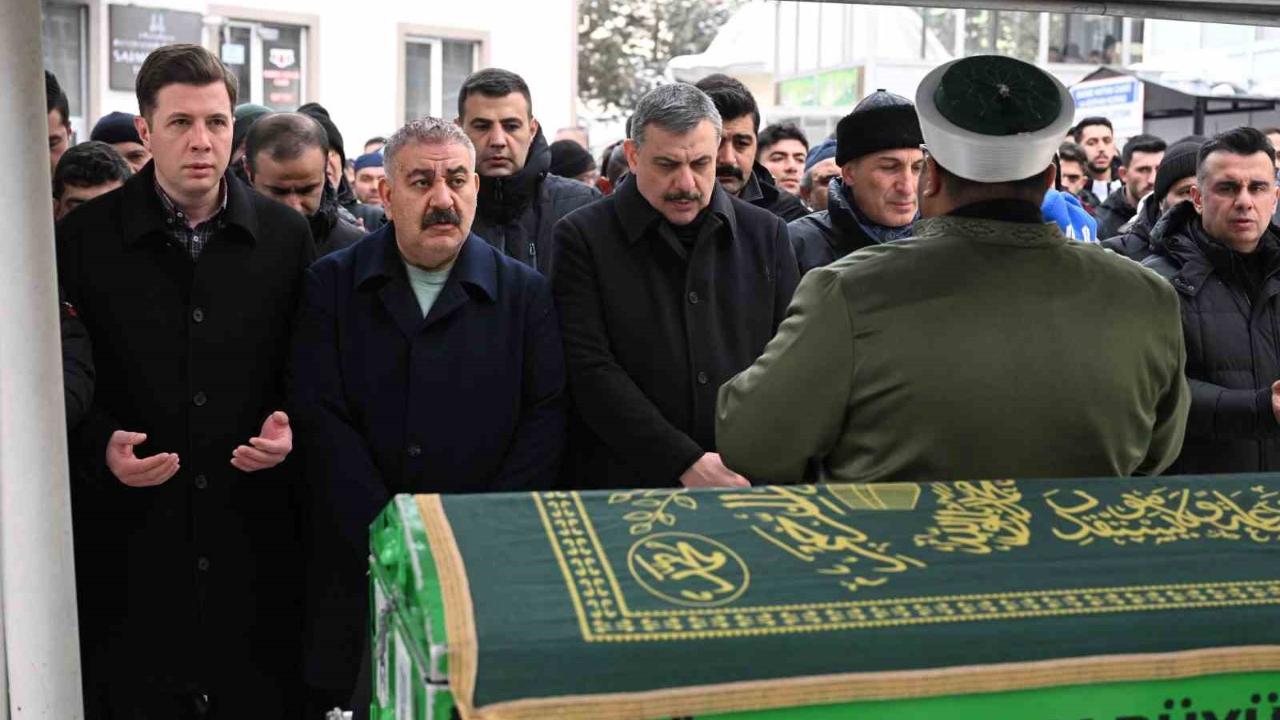 Yangında hayatını kaybeden 2 kişi gözyaşları arasında toprağa verildi