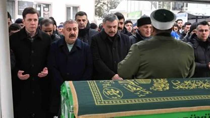 Yangında hayatını kaybeden 2 kişi gözyaşları arasında toprağa verildi