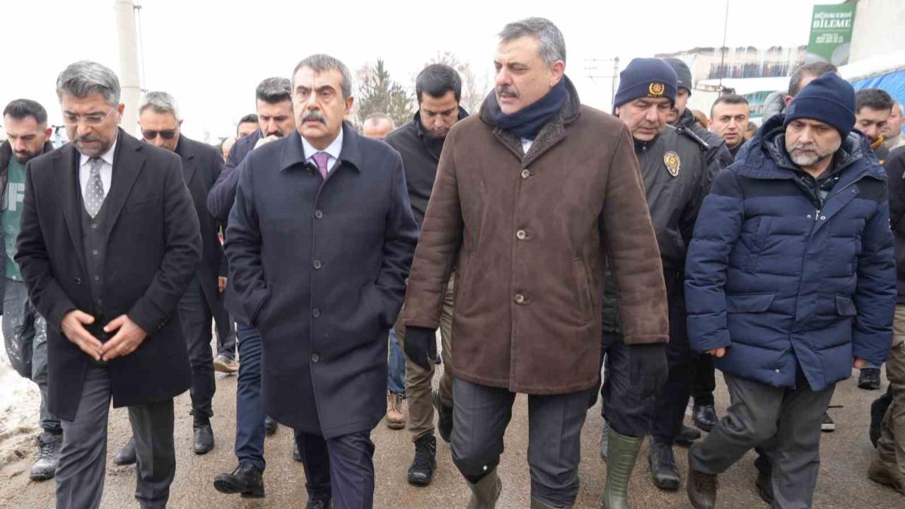 Yangında ölü sayısı 2’ye yükseldi