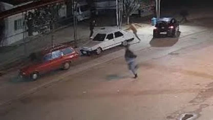 Yeğenini vurdu, ardından kazara kendisini yaraladı