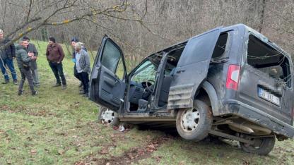 Yoldan çıkan araç 60 metrelik uçuruma yuvarlandı: 1 ölü, 2 yaralı