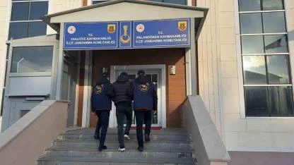 Aranan şahıslar Jandarmadan kaçamadı