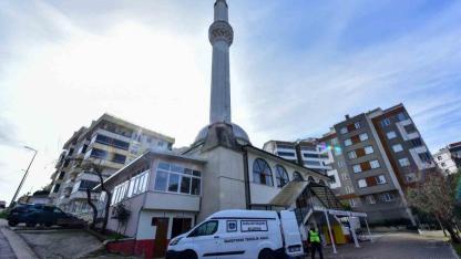 Bursa’daki camilerde Ramazan temizliği