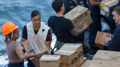 CENTCOM'dan ABD gemilerine ikmal paylaşımı