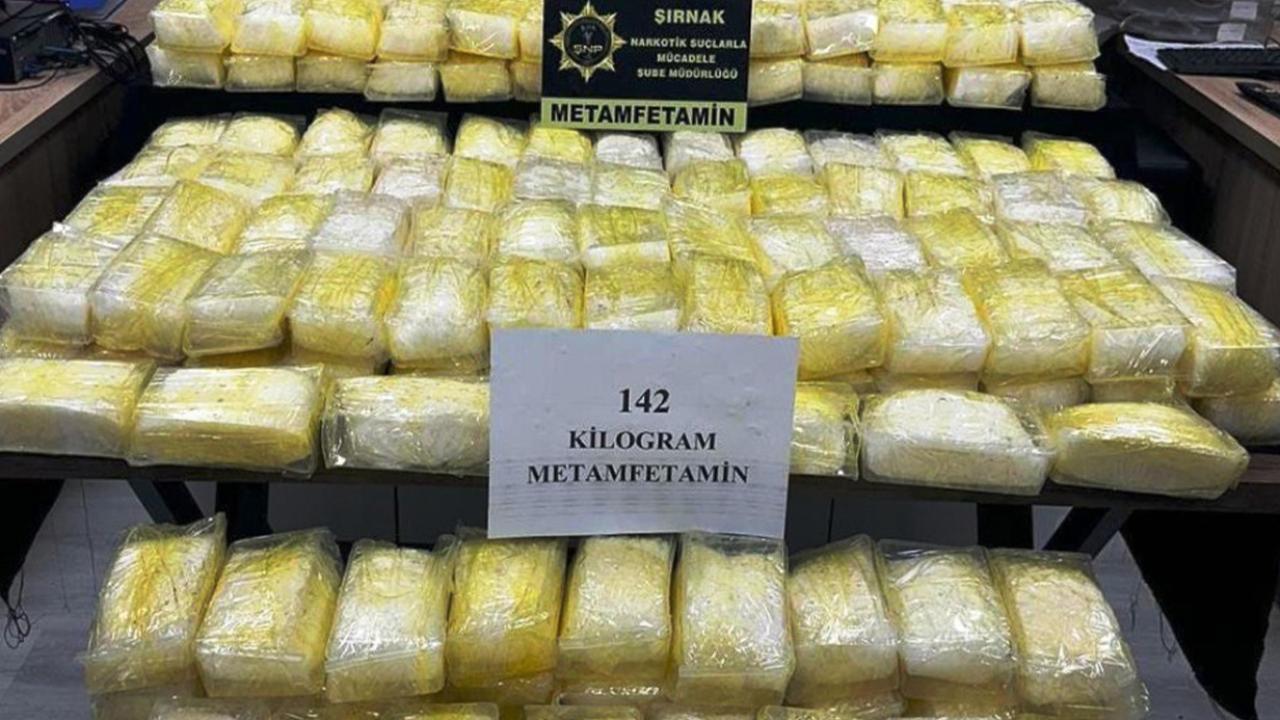 Cizre’de 142 kilo metamfetaminle yakalanan 2 zehir taciri tutuklandı