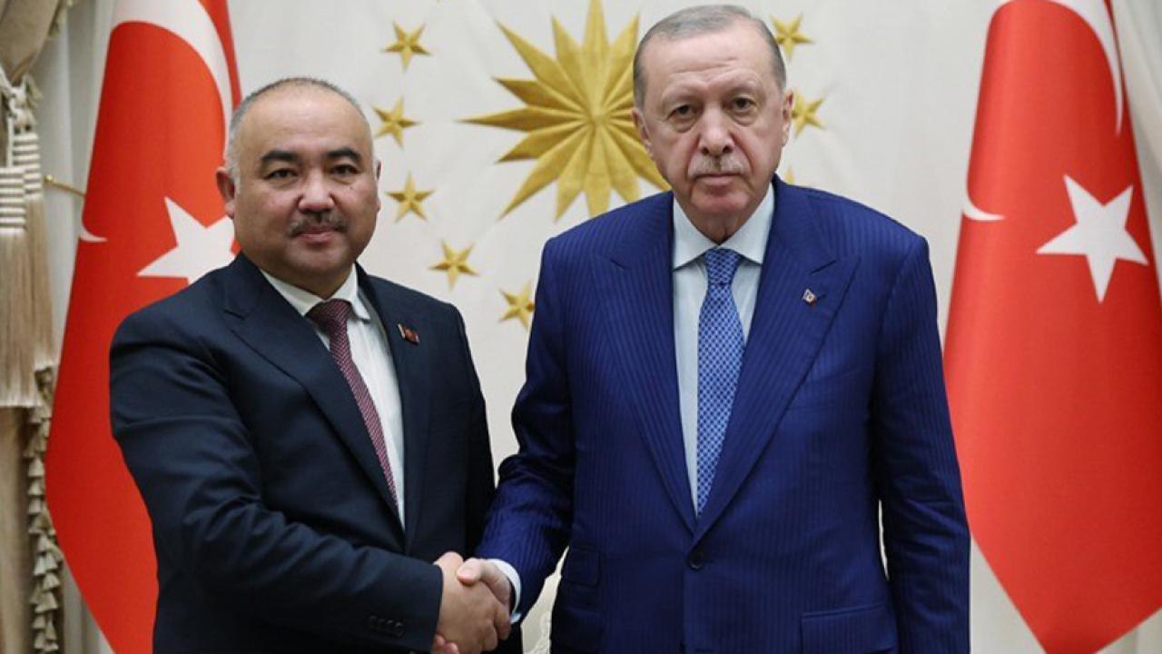 Cumhurbaşkanı Erdoğan, Kırgızistan Meclis Başkanı Turgunbek uulu’yu kabul etti