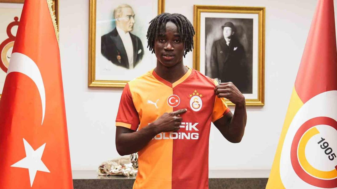 Galatasaray, Renato Nhaga ile sözleşme imzaladı