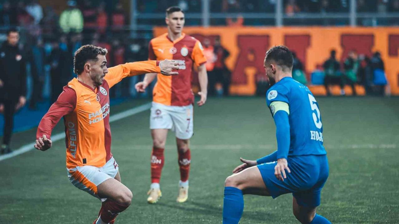 Galatasaray yenilmezlik serisini 9 maça çıkardı