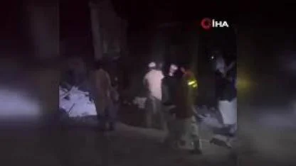 Güvenlik güçlerine bomba yüklü araçla saldırı: 10 ölü, 2 yaralı