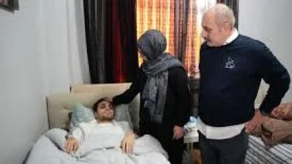 İstanbul’da metro çıkışında dehşet, yardım etmek istedi, 6 yerinden bıçaklandı