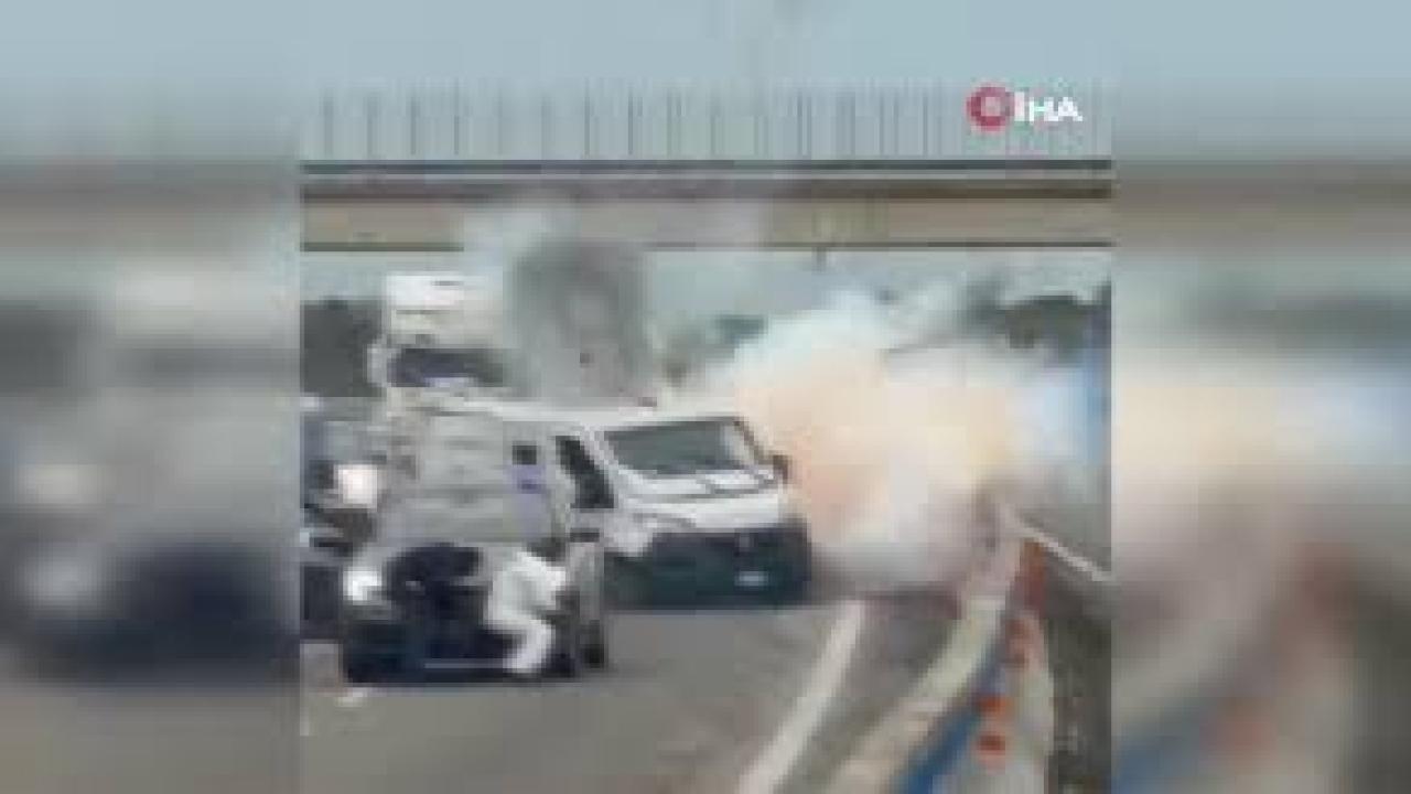 İtalya’da silahlı soyguncular zırhlı para nakil aracını soydu