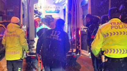 Kar yağışı kazayı beraberinde getirdi: Motokurye yaralandı