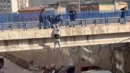 Köprüde can pazarı: Tutunamayınca yere düştü