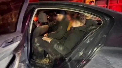 Otomobilin içinden 10 kaçak göçmen çıktı: 1 tutuklama