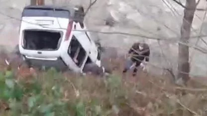 Rize’de kamyonet dereye yuvarlandı: 1 ölü, 1 yaralı