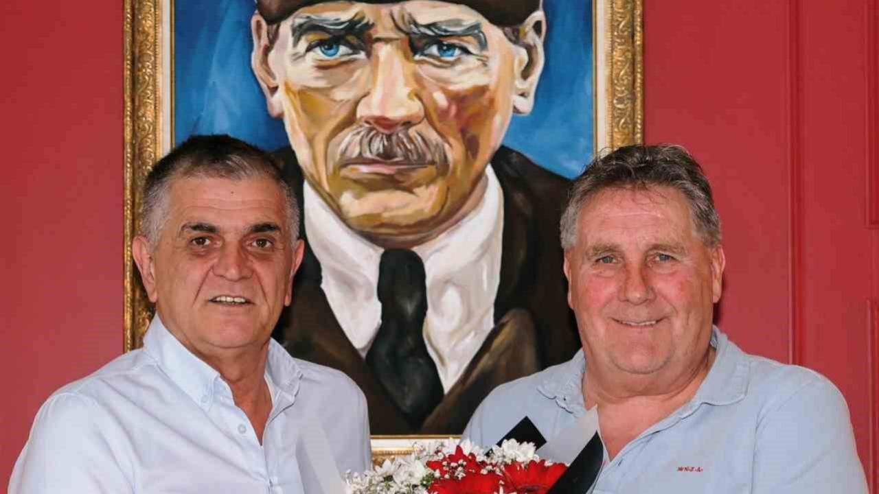 Samsunspor’un yeni Teknik Direktörü Fink, Samsun’a geldi