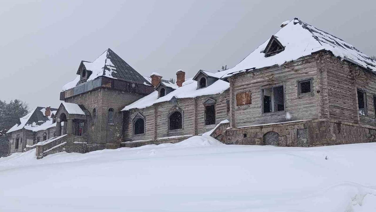 Sarıkamış’taki asırlık Rus köşkü yok oluyor