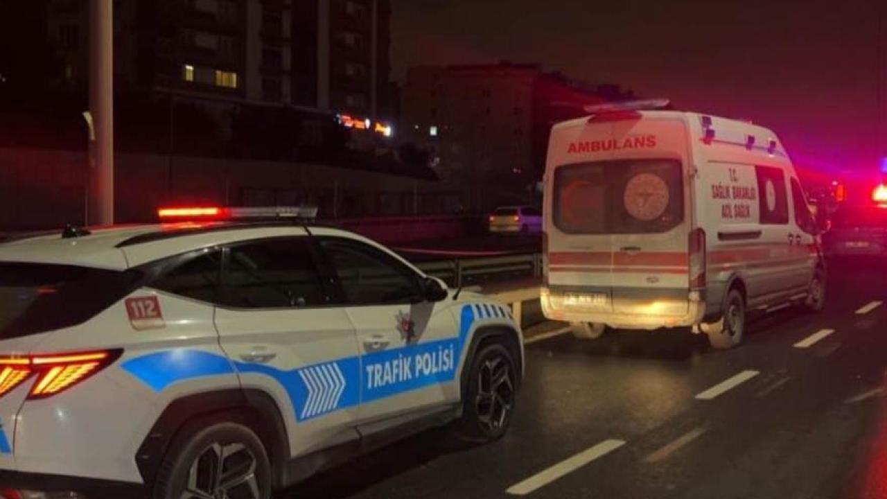 Seyir halindeki motosiklet, temizlik aracının altına girdi: 2 ölü