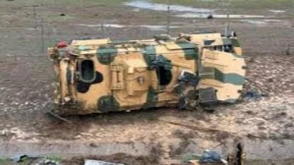 TAG Otoyolu’nda kontrolden çıkan askeri araç devrildi: 10 asker yaralandı