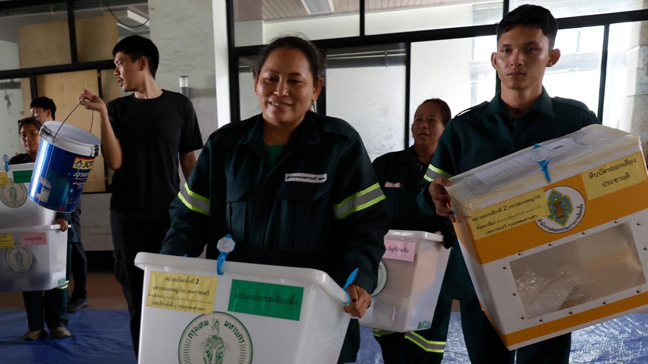 Tayland’da yaklaşık 53 milyon seçmen kritik seçim için sandık başına gidecek