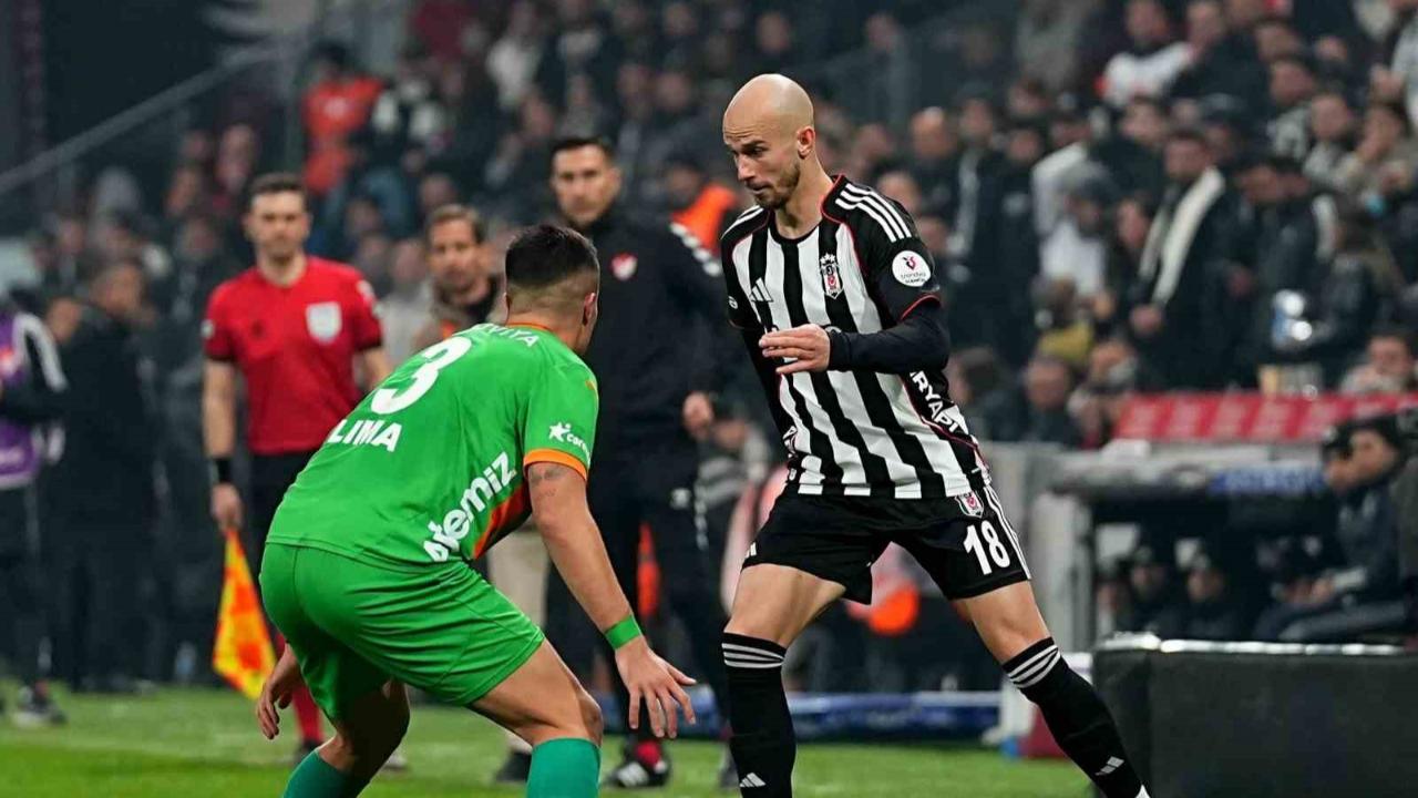 Trendyol Süper Lig: Beşiktaş: 2 - Corendon Alanyaspor: 2