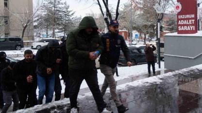 Yasal araç kiralama web sitesi kurarak vatandaşları dolandırdılar