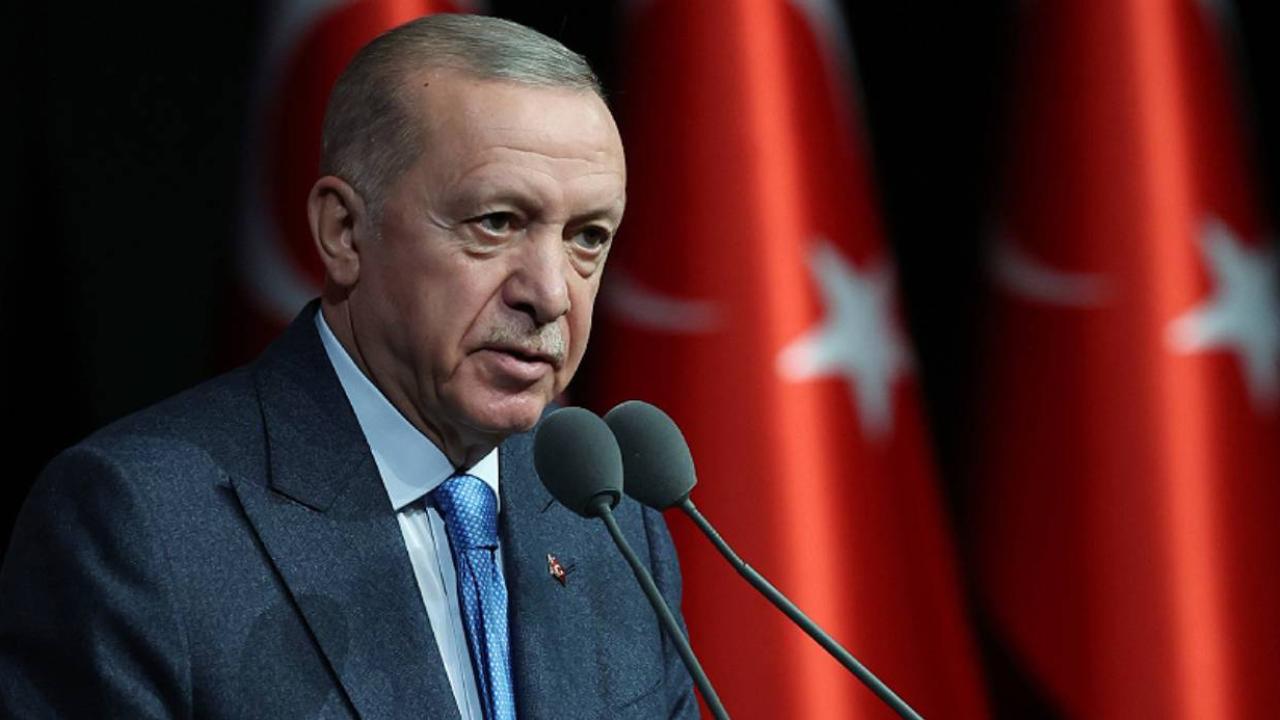 Cumhurbaşkanı Erdoğan: "Hayatımıza anlam katan, değer katan tüm kadınların 8 Mart Dünya Kadınlar Günü’nü tebrik ediyorum"