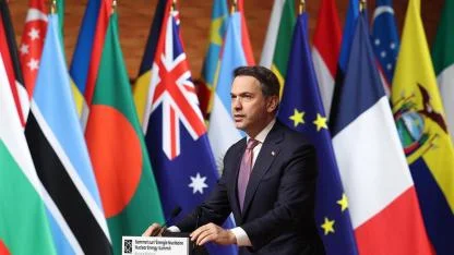 Enerji ve Tabii Kaynaklar Bakanı Bayraktar, Fransa’da