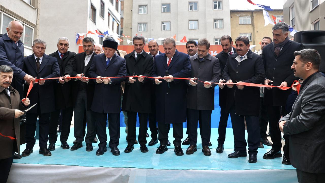 Erzurum’da halk pazarlarının 14. şubesi açıldı
