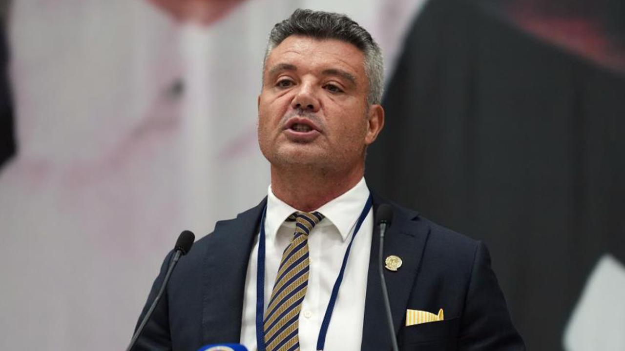 Fenerbahçe, Tedesco ile devam kararı aldı