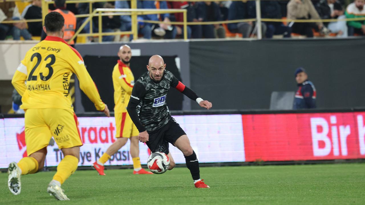 Galatasaray Alanyaspor'u 2 golle geçti, kupada 4'te 4 yaptı!