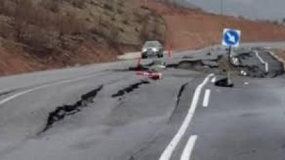 Hakkari’de yeni yapılan sınır yolu çökmeye başladı