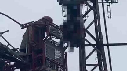 Hırsızlık için çıktığı elektrik direği sonu oldu